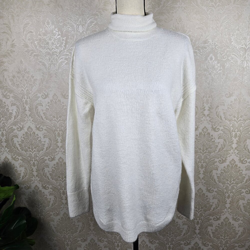 Gap Size Medium Cream Colored Turtleneck Sweater Dropped Shoulders Exposed Seams